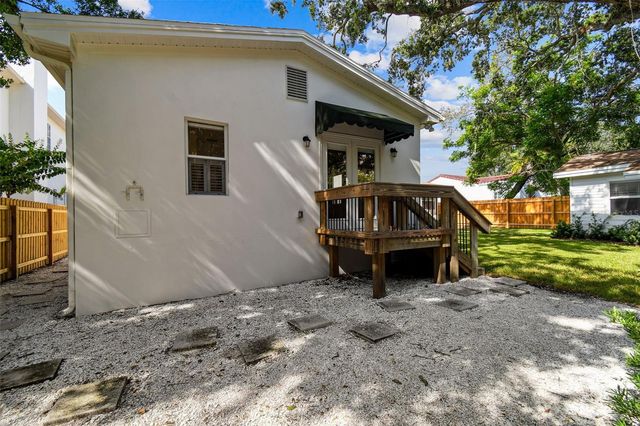 2918 W COACHMAN AVENUE, Tampa, FL 33611