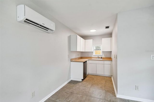 2918 W COACHMAN AVENUE, Tampa, FL 33611