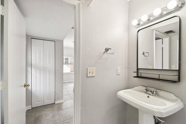 2918 W COACHMAN AVENUE, Tampa, FL 33611