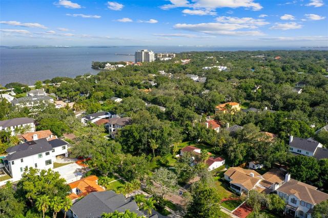 2918 W COACHMAN AVENUE, Tampa, FL 33611