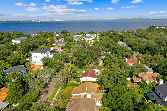 2918 W COACHMAN AVENUE, Tampa, FL 33611