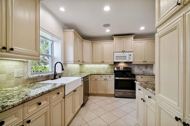 2918 W COACHMAN AVENUE, Tampa, FL 33611