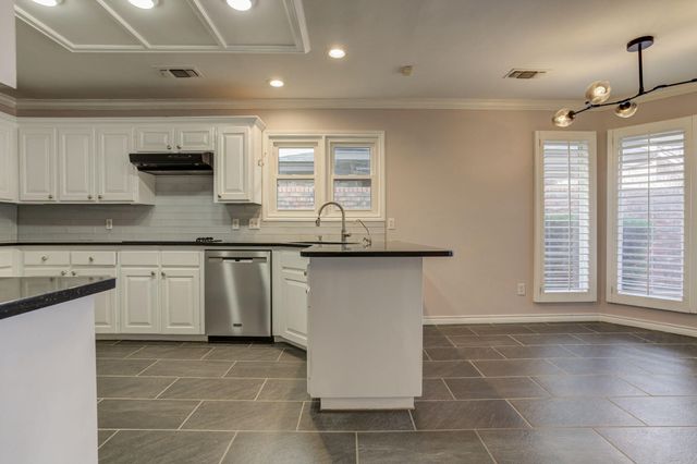 5107 1st Place, Lubbock, TX 79416