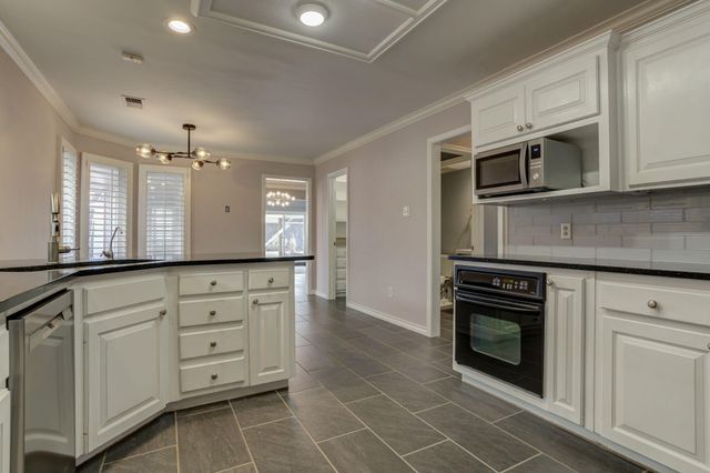 5107 1st Place, Lubbock, TX 79416