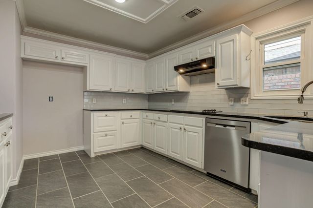 5107 1st Place, Lubbock, TX 79416