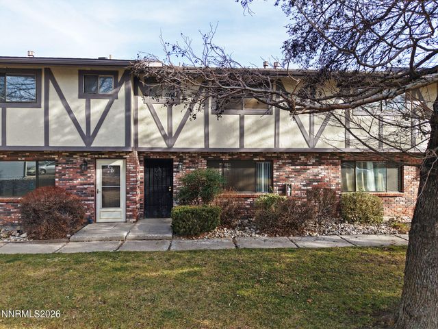718 Travis Drive APT C, Carson City, NV 89701