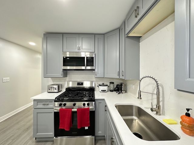 1937 W GRAND Avenue 1, Chicago, IL 60622