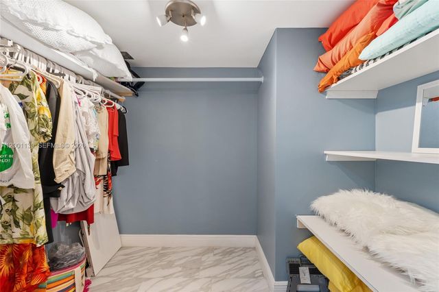 9401 Sunrise Lakes Blvd 307, Sunrise, FL 33322