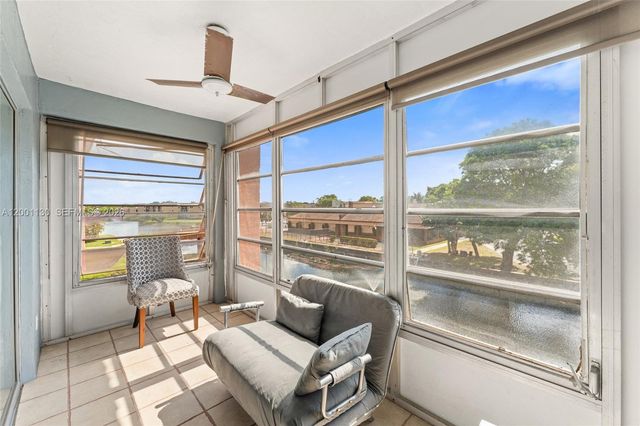 9401 Sunrise Lakes Blvd 307, Sunrise, FL 33322