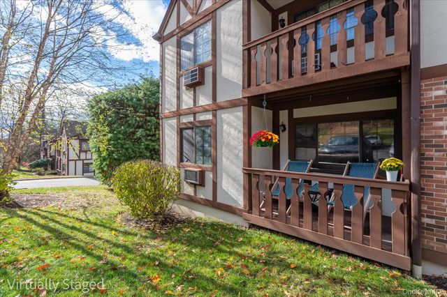 43 Foxwood Circle, Mount Kisco, NY 10549