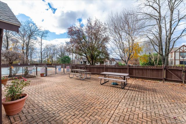 43 Foxwood Circle, Mount Kisco, NY 10549