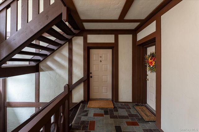 43 Foxwood Circle, Mount Kisco, NY 10549