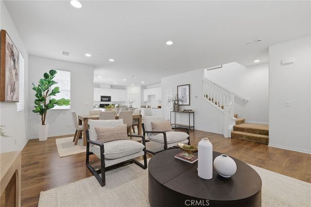 6108 Rosewood, Eastvale, CA 92880
