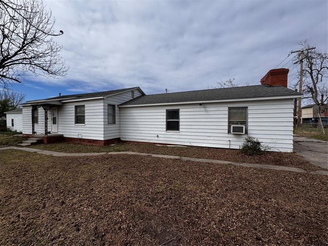 201 E Ercoupe Drive, Midwest City, OK 73110