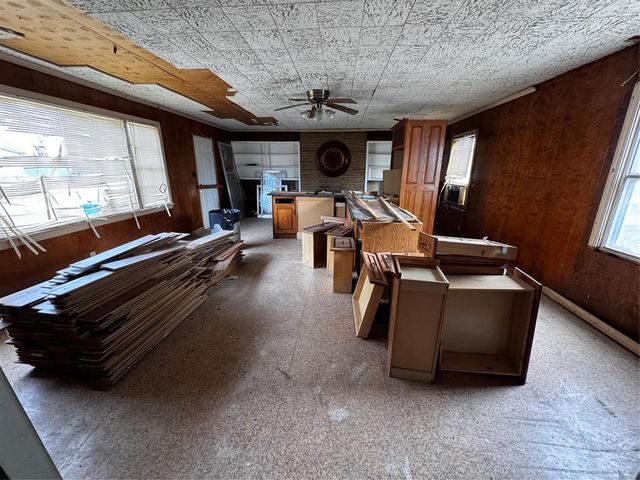 201 E Ercoupe Drive, Midwest City, OK 73110