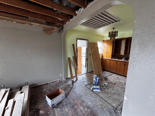 201 E Ercoupe Drive, Midwest City, OK 73110