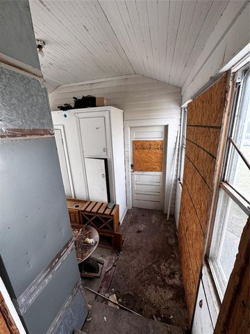 201 E Ercoupe Drive, Midwest City, OK 73110