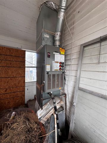 201 E Ercoupe Drive, Midwest City, OK 73110