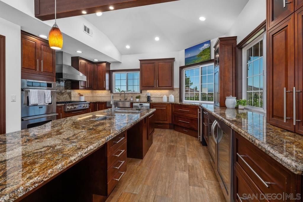 Image 12 of property listing at 17563 Saint Andrews, Poway, CA 92064