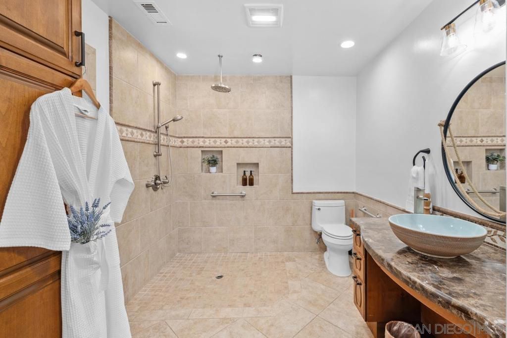 Image 26 of property listing at 17563 Saint Andrews, Poway, CA 92064