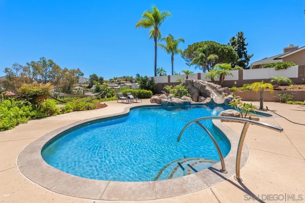 Image 32 of property listing at 17563 Saint Andrews, Poway, CA 92064