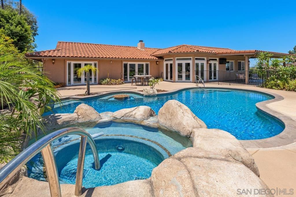 Image 34 of property listing at 17563 Saint Andrews, Poway, CA 92064