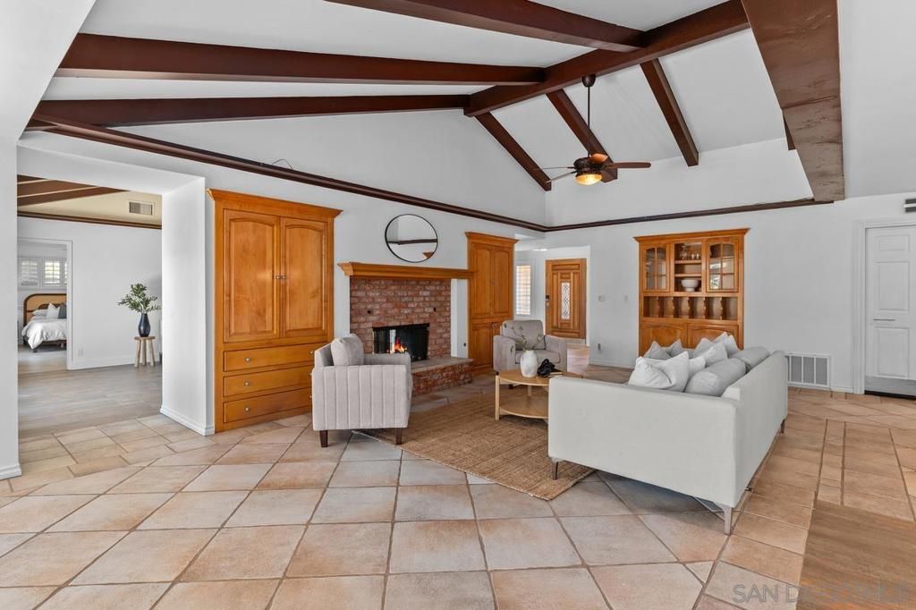 Image 7 of property listing at 17563 Saint Andrews, Poway, CA 92064