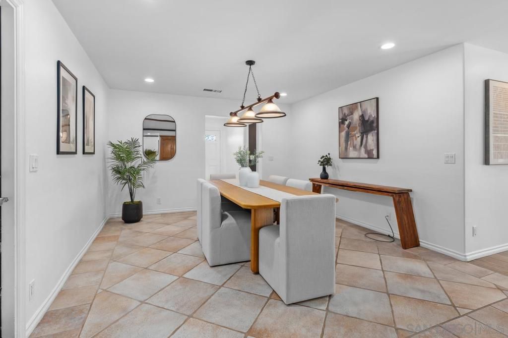 Image 8 of property listing at 17563 Saint Andrews, Poway, CA 92064