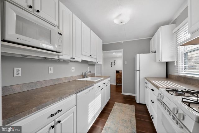 111 GABLE RD, Paoli, PA 19301