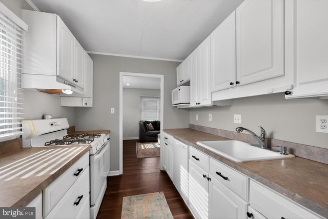 111 GABLE RD, Paoli, PA 19301