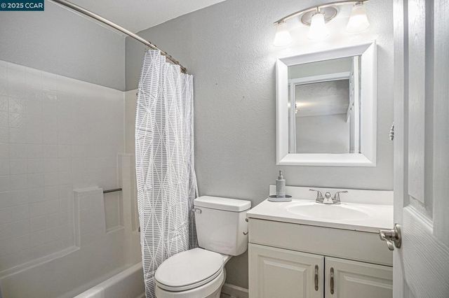 354 Hazelnut Lane, Oakley, CA 94561