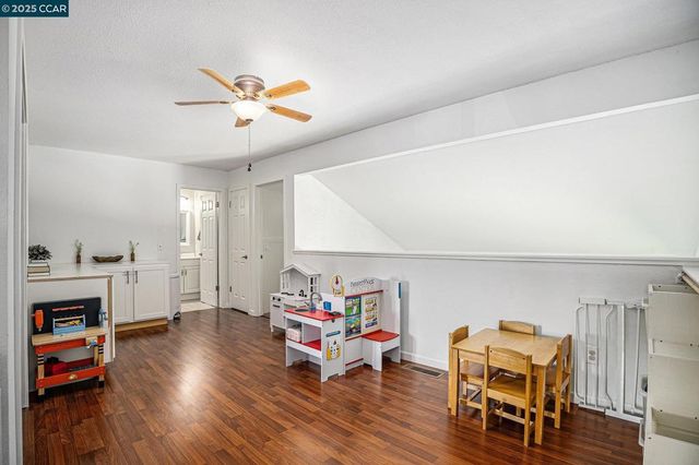 354 Hazelnut Lane, Oakley, CA 94561