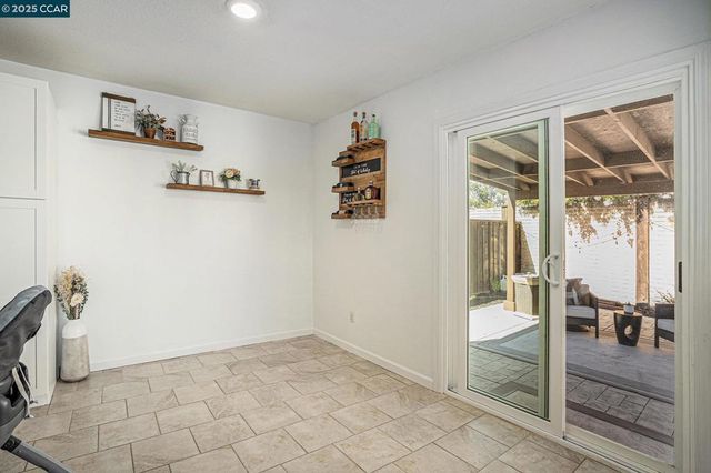 354 Hazelnut Lane, Oakley, CA 94561