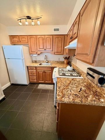 500 Glenwood 113, Monterey, CA 93940