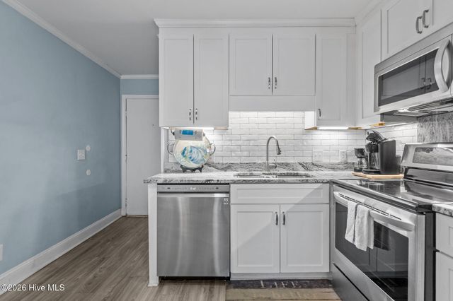 1404 Canal Drive Apt 11, Carolina Beach, NC 28428