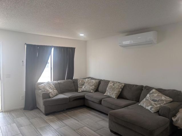 6422 Palm View Avenue, 29 Palms, CA 92277