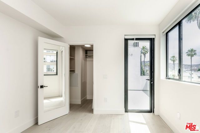 105 S Doheny Drive PH3, Los Angeles, CA 90048