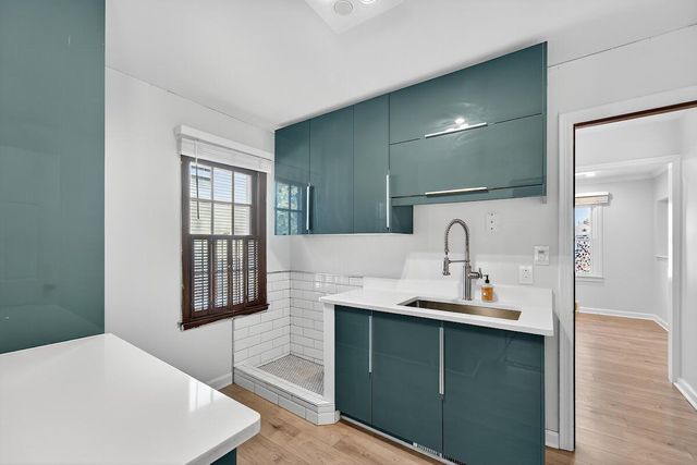 2514 James BOULEVARD, Racine, WI 53403