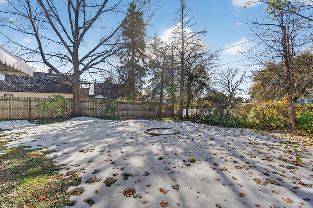 2514 James BOULEVARD, Racine, WI 53403