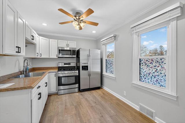 2514 James BOULEVARD, Racine, WI 53403