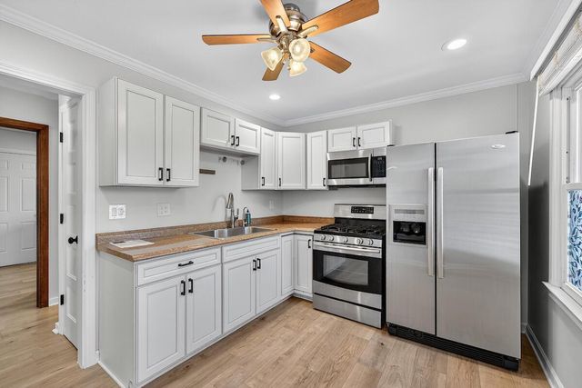 2514 James BOULEVARD, Racine, WI 53403