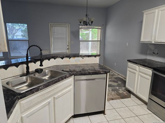 8230 Coppergate, Converse, TX 78109