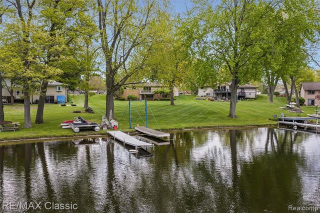 804 Bonita Drive, White Lake, MI 48383