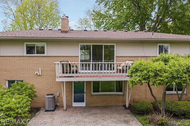 804 Bonita Drive, White Lake, MI 48383