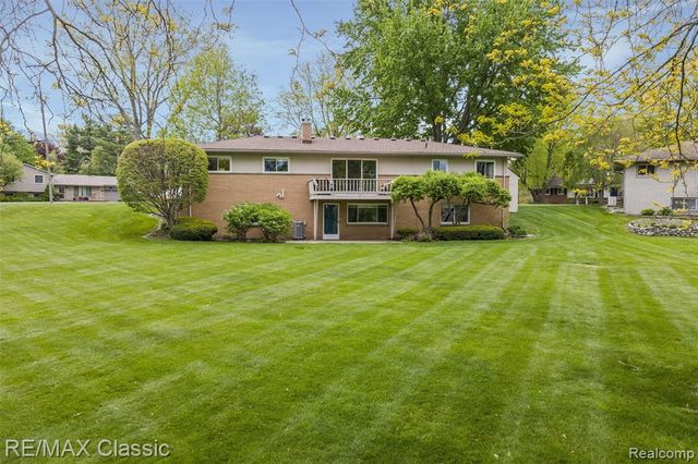804 Bonita Drive, White Lake, MI 48383