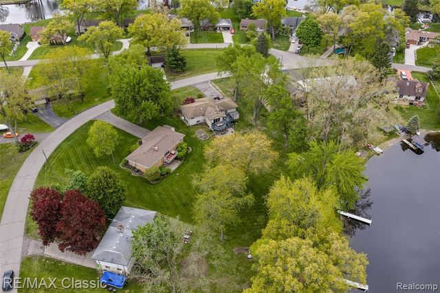 804 Bonita Drive, White Lake, MI 48383