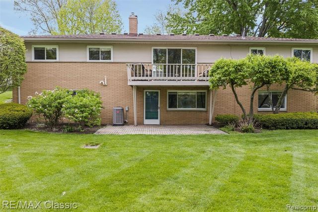 804 Bonita Drive, White Lake, MI 48383