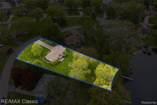 804 Bonita Drive, White Lake, MI 48383