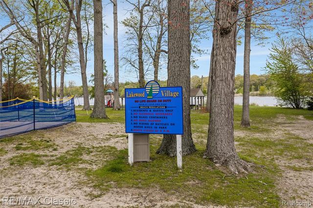804 Bonita Drive, White Lake, MI 48383