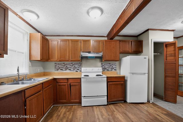 617 Woodbury Road, Jackson, MS 39206